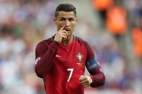 开云官网-季后赛抢七焦点战，骑士轻取吉林队，篮球江湖的南北对话