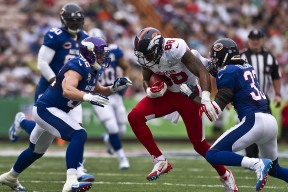 开云体育中国-三笘薰的降维打击，当澳式足球的野性遇上东瀛魔术师的丝线