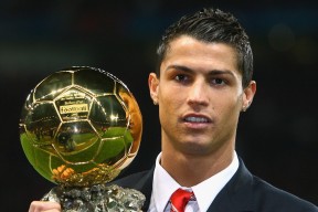 开云体育2026-厄瓜多尔血拼瑞典，特奥展现巨星价值，一场比赛，两种足球哲学的碰撞与交融