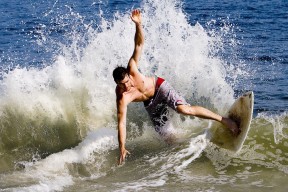 开云体育登录-德甲争冠战焦点战，灰熊狂胜雄鹿，体育世界的平行交响