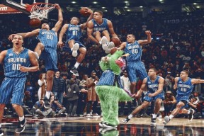 开云体育下载-字母哥状态火热，独行侠狂胜篮网，当个人英雄主义遭遇团队风暴