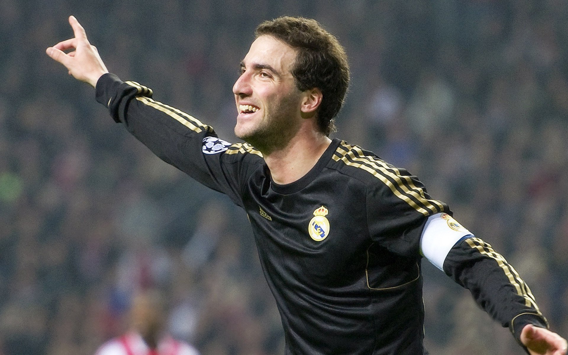 雄鹿血拼太阳，贝恩舞台越大越强，当聚光灯成为淬炼场