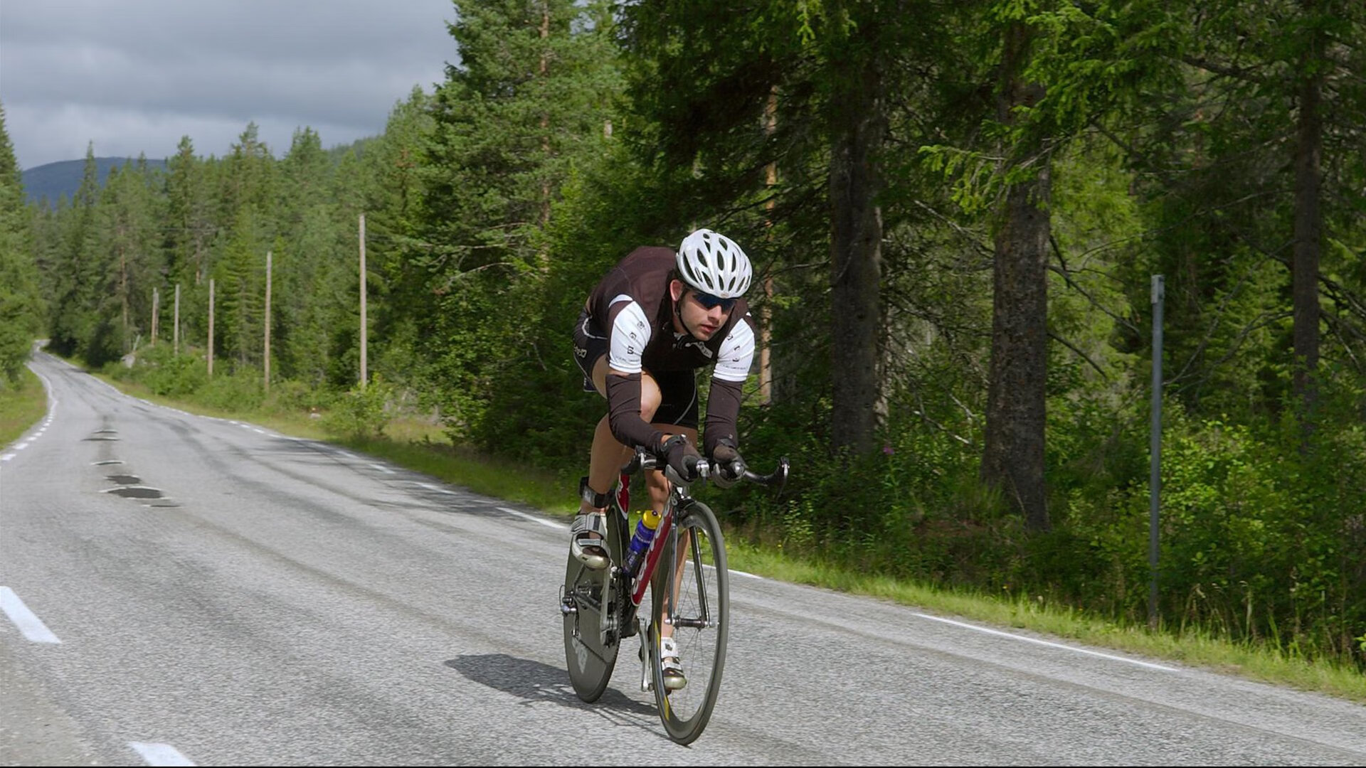 2026世界杯之夜，格列兹曼关键战不手软，当蓝色心脏为法兰西跳动