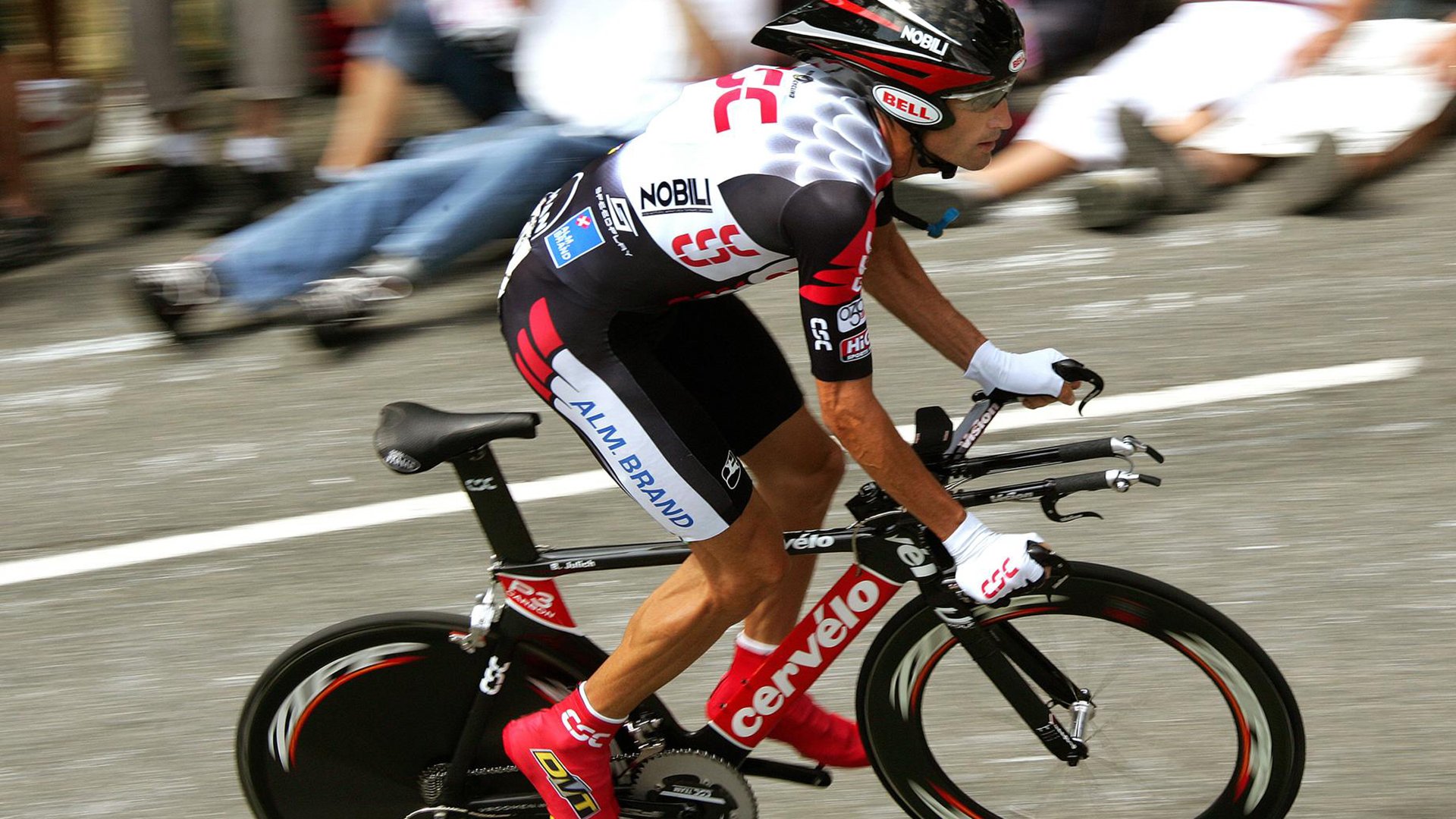 福克斯高能输出撕裂火箭，凯尔特人三节终结悬念背后，团队篮球的终极胜利